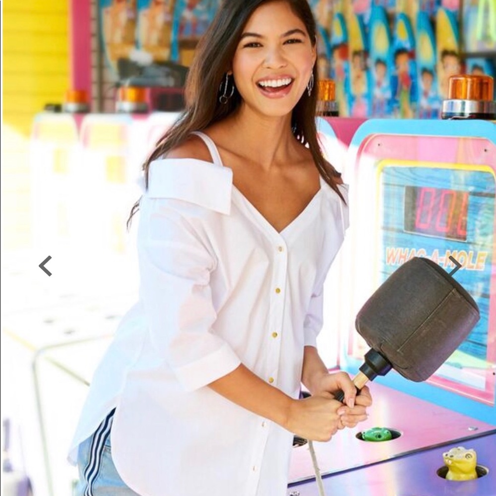 🔥NWT Motherhood Maternity cold shoulder top🔥